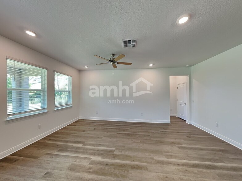 Building Photo - 5932 Pinewood Ests Dr
