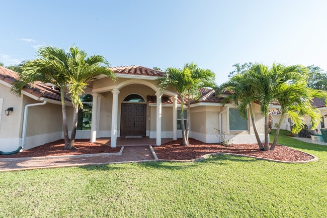 Building Photo - Live the Resort Life in Boca Raton - AVAIL...