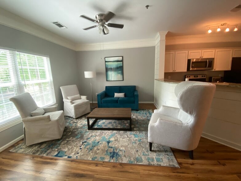 Living room with twin sleeper sofa - 1523 Telfair Way