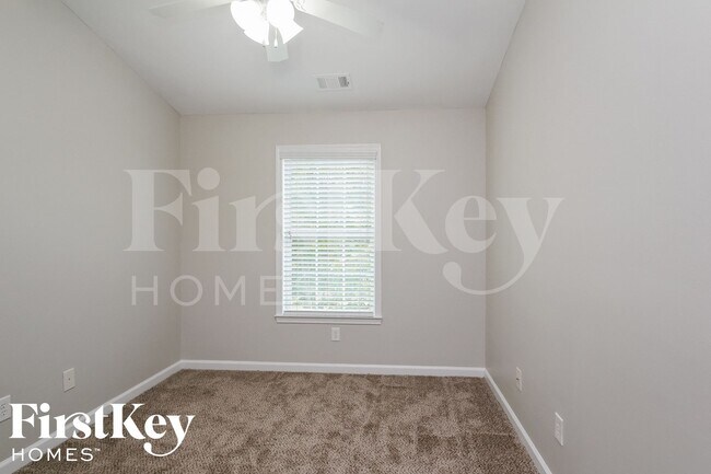 Building Photo - 10140 Benton Woods Dr