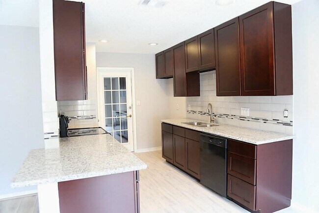 Building Photo - 2338 Sunset Trail