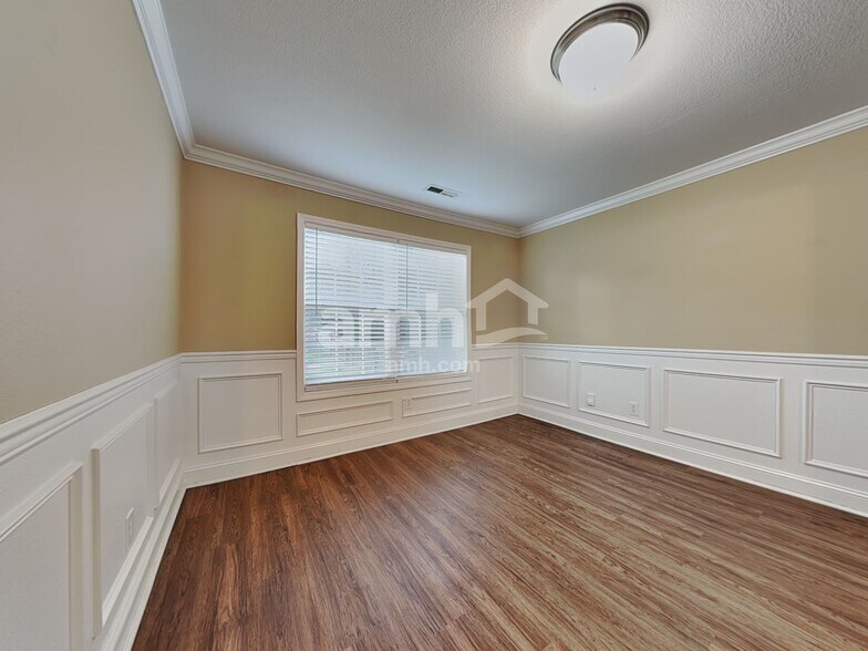 Building Photo - 6317 Stillglen Ln