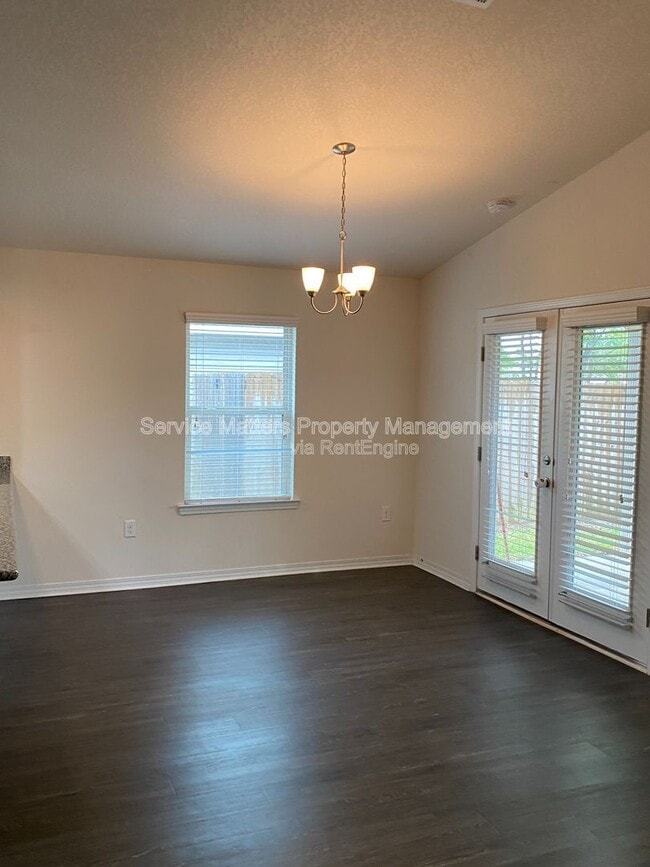 Building Photo - 5652 Peach Dr