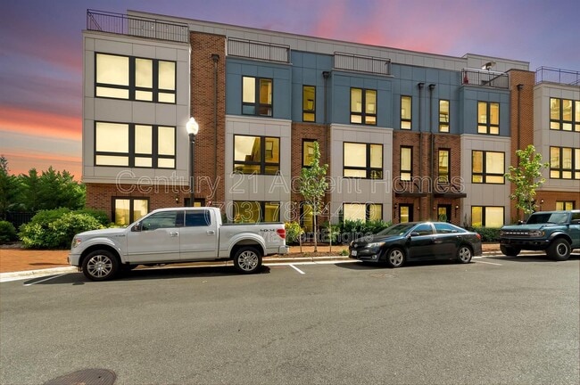 Building Photo - 402 Stabler Ln