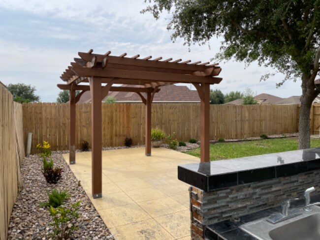 Building Photo - 1326 Ricco St