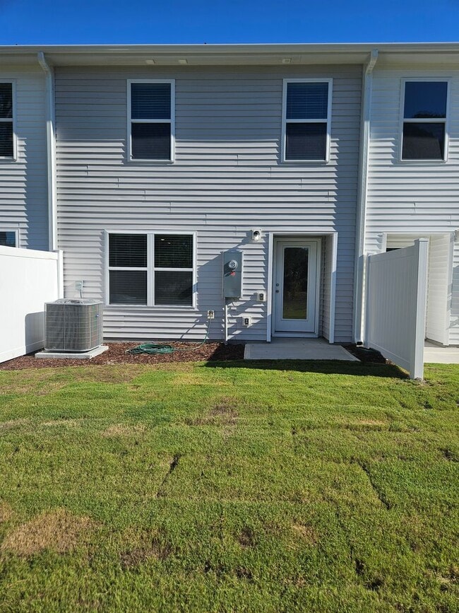 Building Photo - 188 Seymour Vlg Dr
