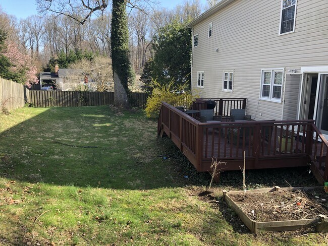 Building Photo - 6901 Winterberry Ln