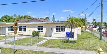 Building Photo - 4351 SW 24th St