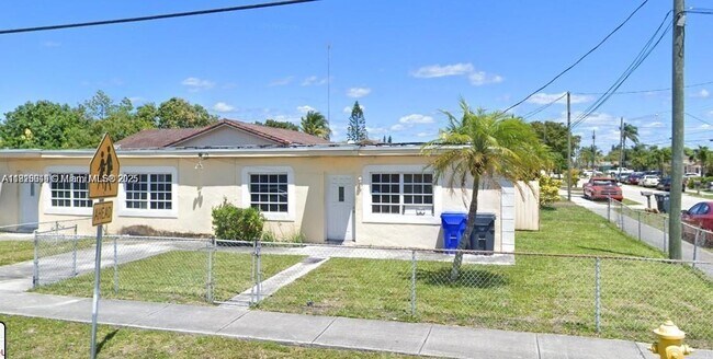Primary Photo - 4351 SW 24th St