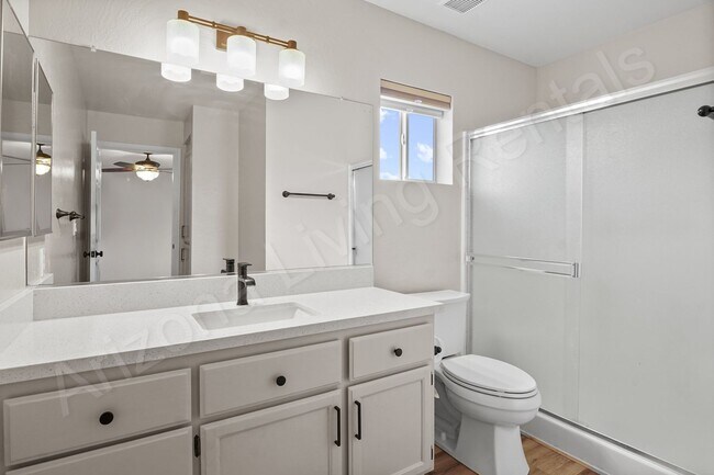 Building Photo - OSBO3240