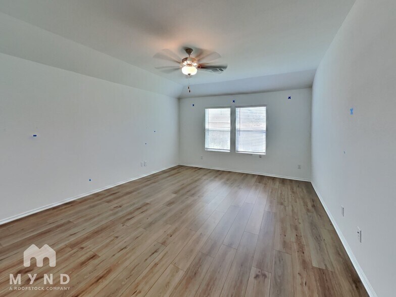 Building Photo - 441 Sebring Cir