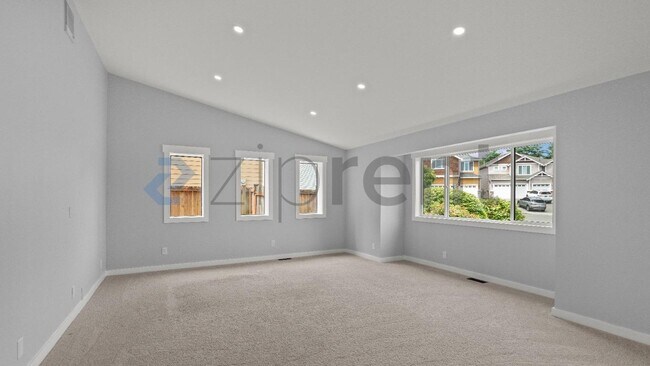 Building Photo - Unit