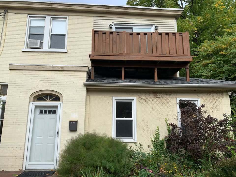 Building Photo - 501 W 21st St