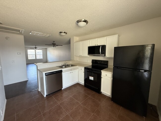 Building Photo - 9625 Brierwyck Dr