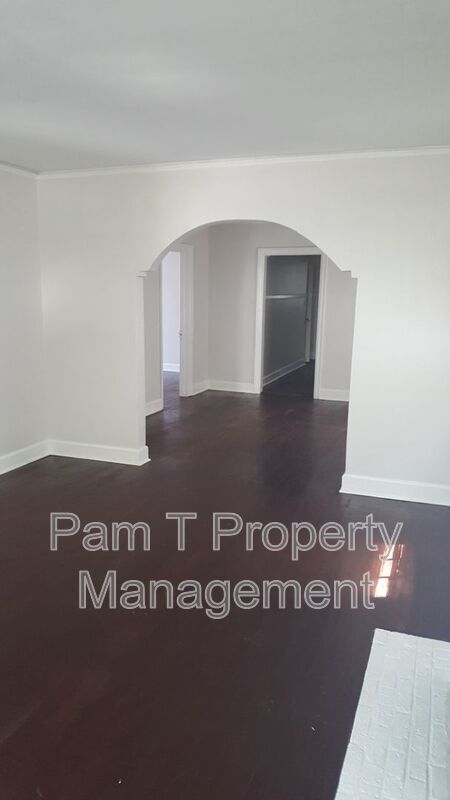 Building Photo - 633 W 35th St