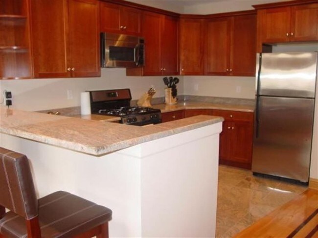 Building Photo - 113 Clinton St