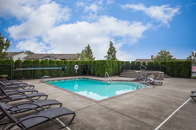 Building Photo - Charming 1 Bedroom/ 1Bathroom Lower Level ...