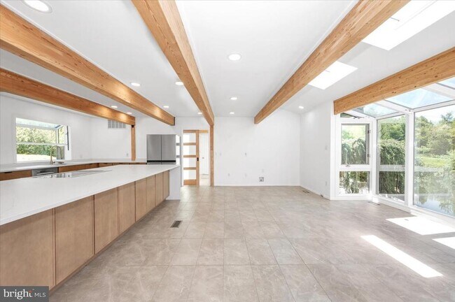 Building Photo - 11127 Dublin Rd