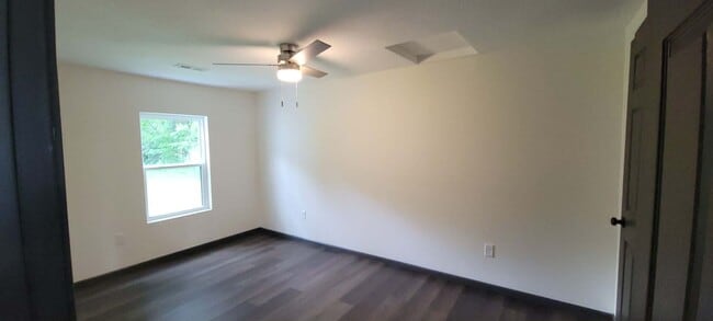 Building Photo - 2 BEDROOM 1 BATHROOM HOUSE FOR RENT