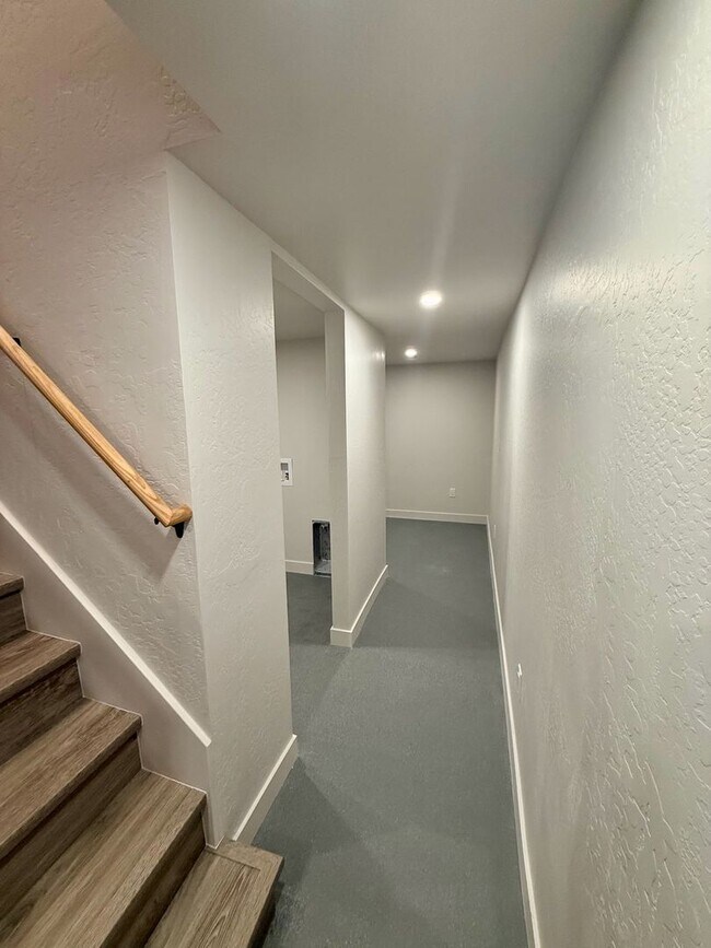 Building Photo - Immaculate FULL-REMODEL: 3 Bed 2 Bath Spokane Home w/ Brand New Everything!!