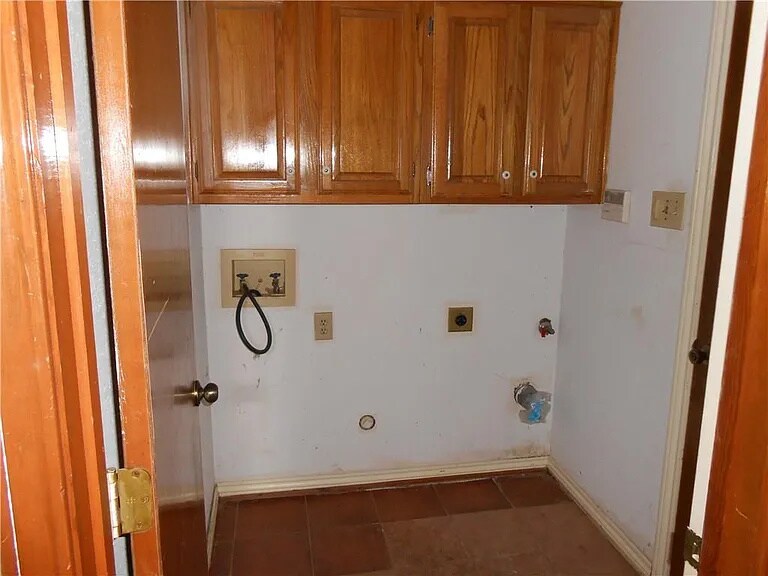 Building Photo - 4932 Longwood Ct