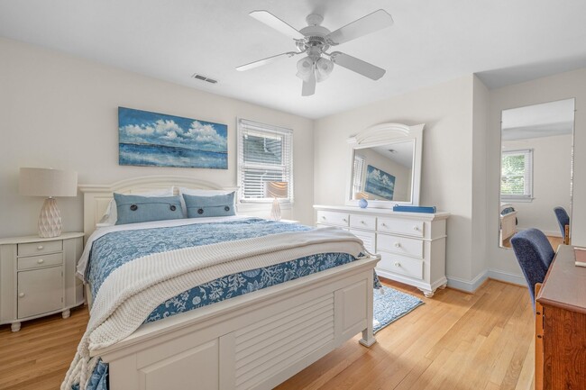 Building Photo - North End