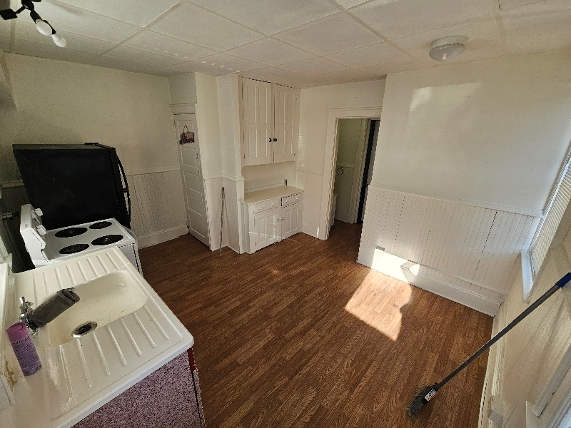 Building Photo - 534 N Plum St