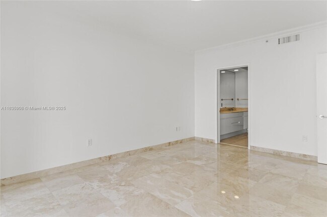 Building Photo - 703 Crandon Blvd
