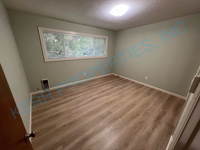 Building Photo - 3824 SE 51st Ave
