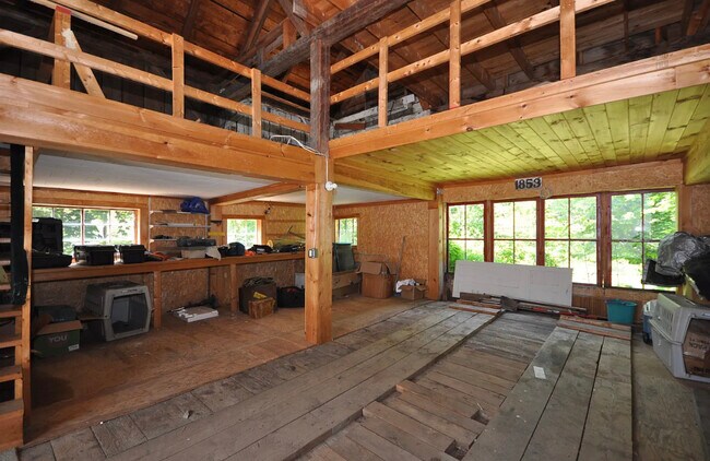 Building Photo - 38 Church St