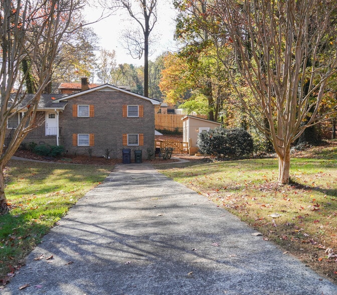 Front of house and tennants driveway - 1689 Timber Lake Rd NW