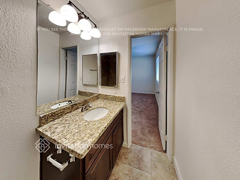 Building Photo - 20025 N 18th Dr