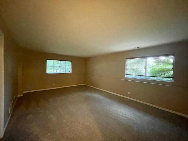 Building Photo - 526 Grosvenor Ln