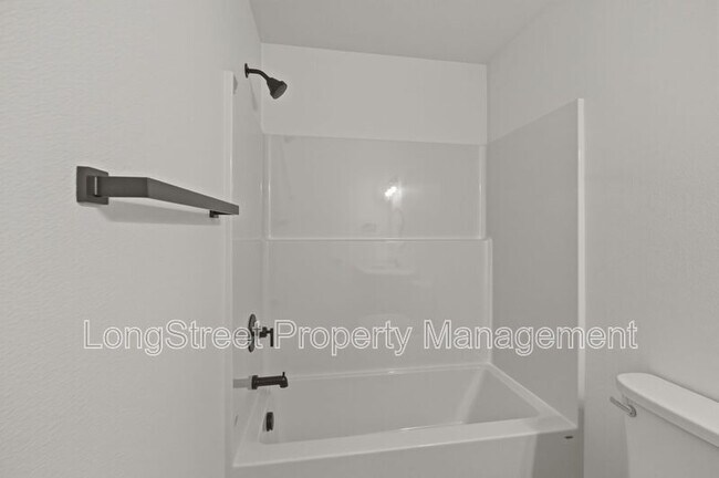 Building Photo - 824 S 19th St