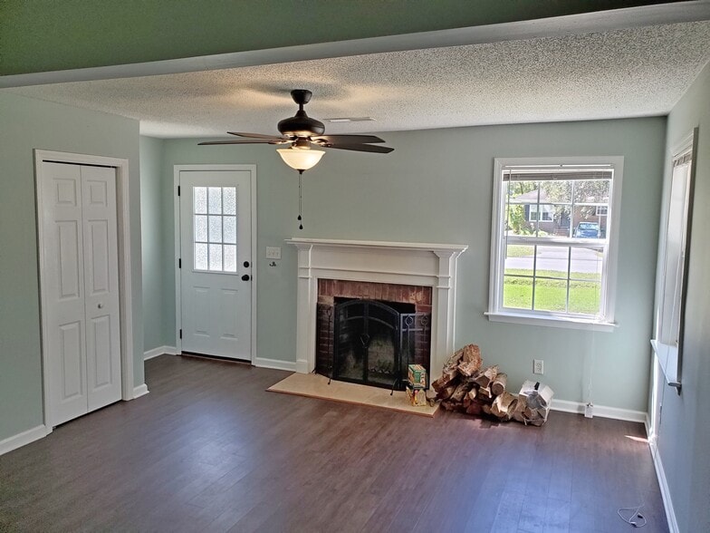 Building Photo - 1730 Pinckney Park Dr