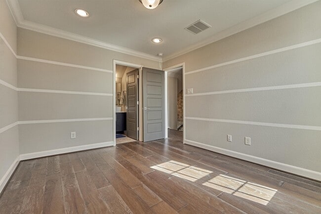 Building Photo - 9627 Towne Lake Pkwy