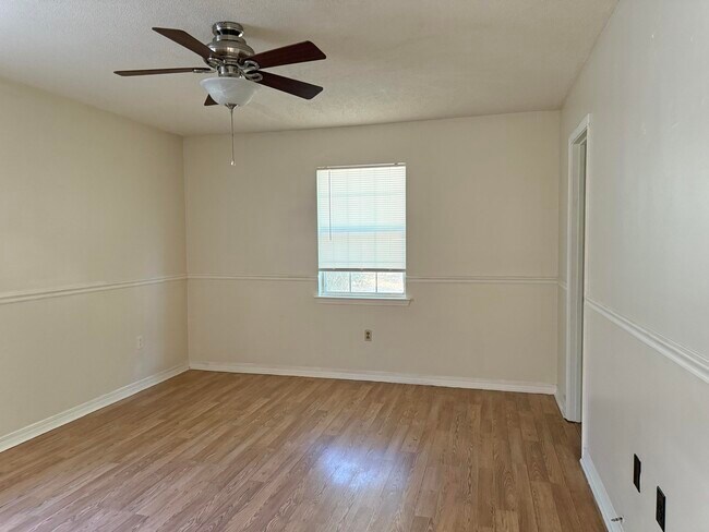 Building Photo - 132 Villacrest Dr