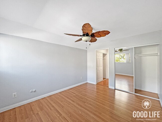 Building Photo - Beautiful 1BD/1BA W/ Reserved Parking and Community Pool in Mission Valley!