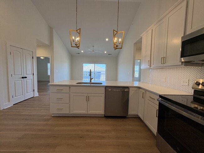 Building Photo - 420 Capstone Dr