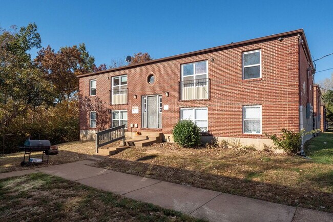 Building Photo - 330 Mt Everest Dr