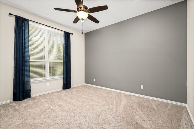 Building Photo - 187 Moon Dance Ct