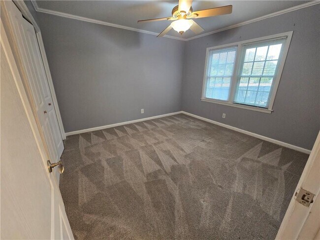 Building Photo - 60 Lamsden Ln NW