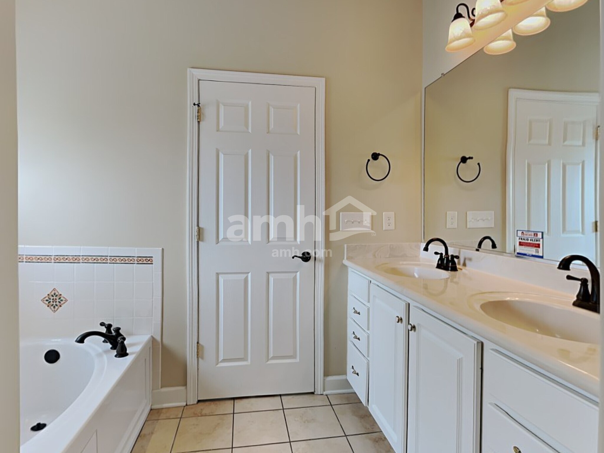 Building Photo - 405 Quick Silver Dr