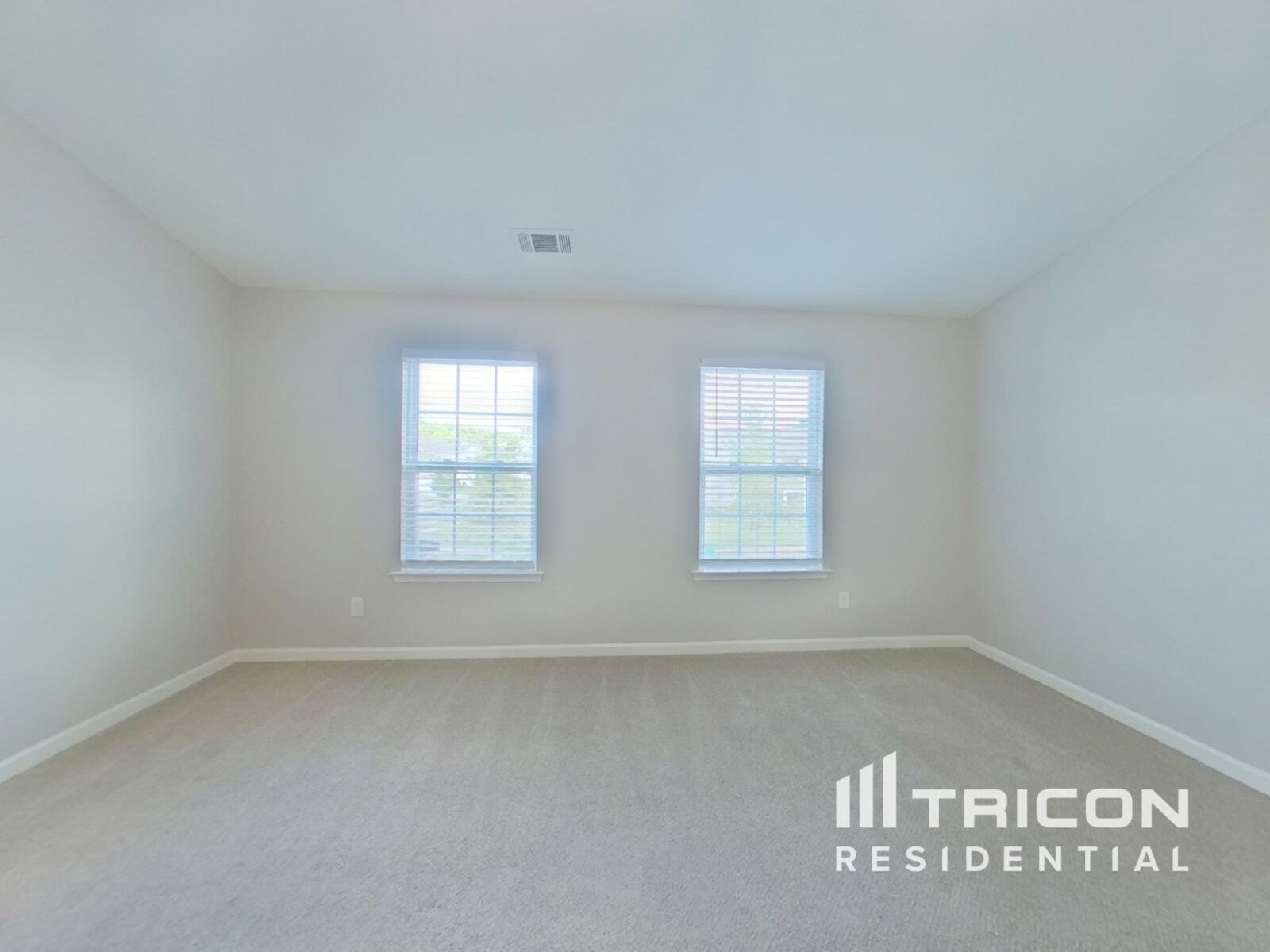 Building Photo - 7027 Palatine Ln