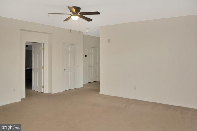 Building Photo - 921 Timberlake Dr