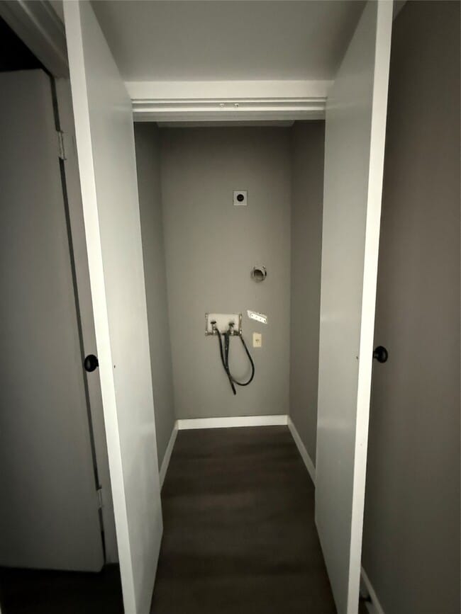 Building Photo - 3300 Pebblebrook Dr