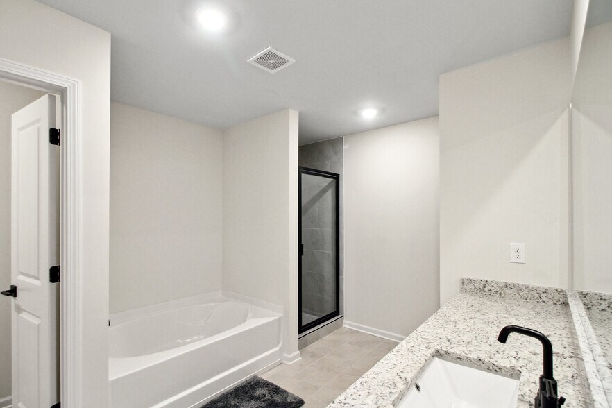 Building Photo - 3220 Azteca Way