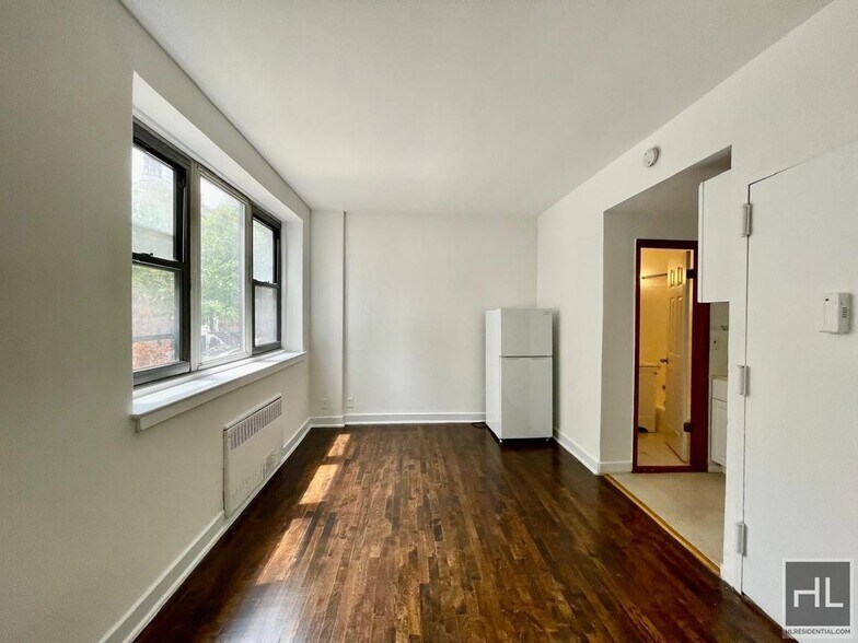 Building Photo - EAST 61 STREET