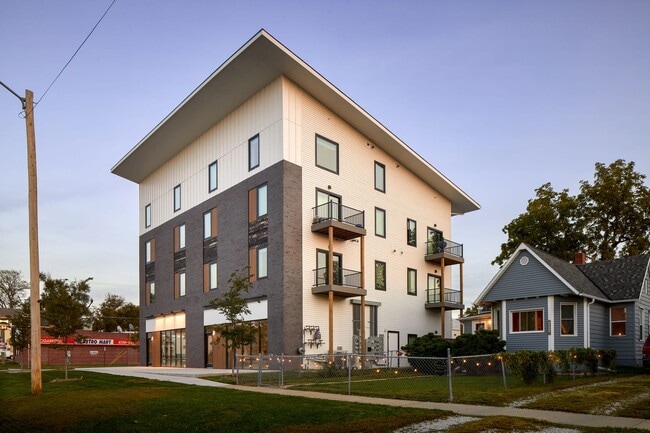 Building Photo - 345 N 23rd St
