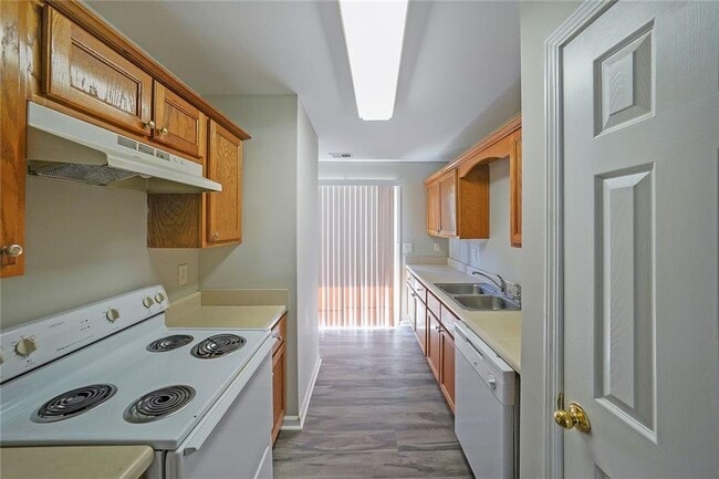 Building Photo - 703 Stonehaven Cir